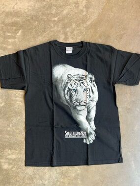 Siegfried & Roy The Mirage Black White Tiger Graphic Tee